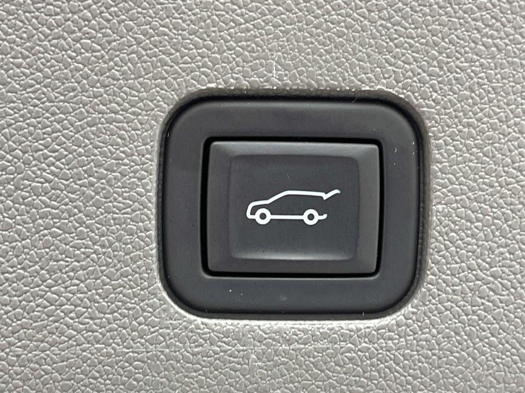 used 2024 Cadillac XT6 car, priced at $47,590