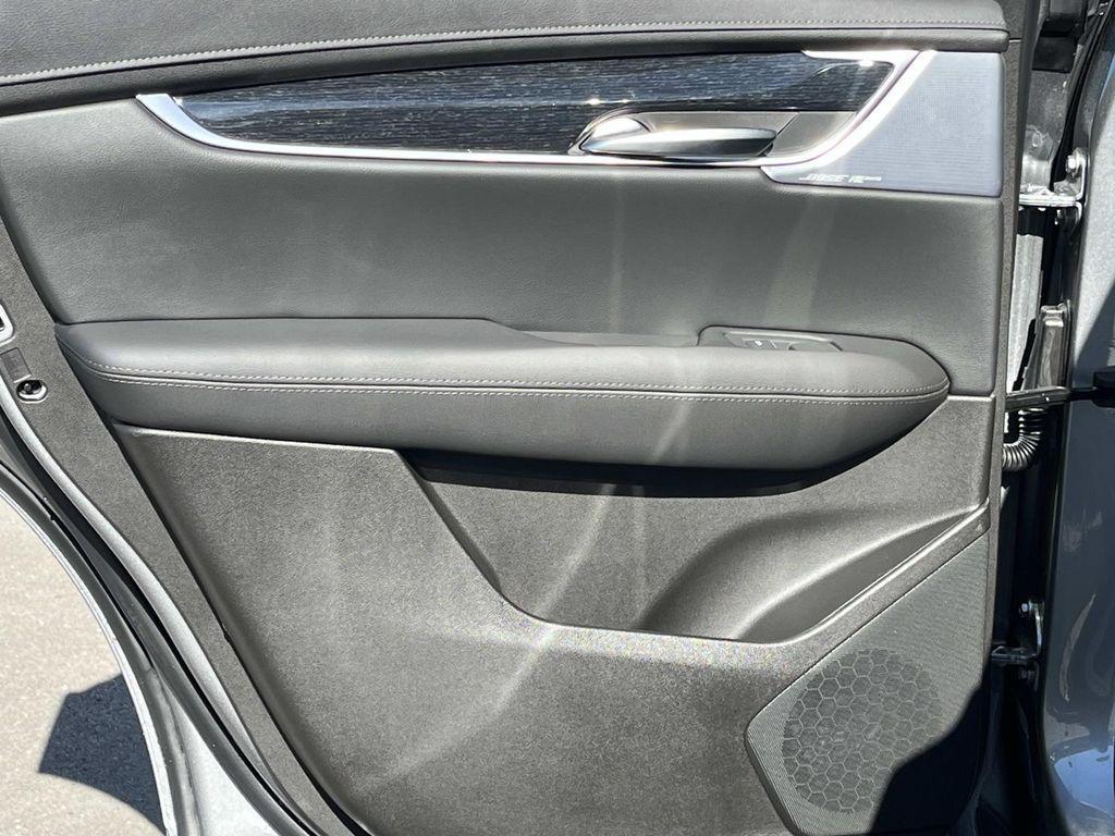 new 2025 Cadillac XT5 car, priced at $57,665