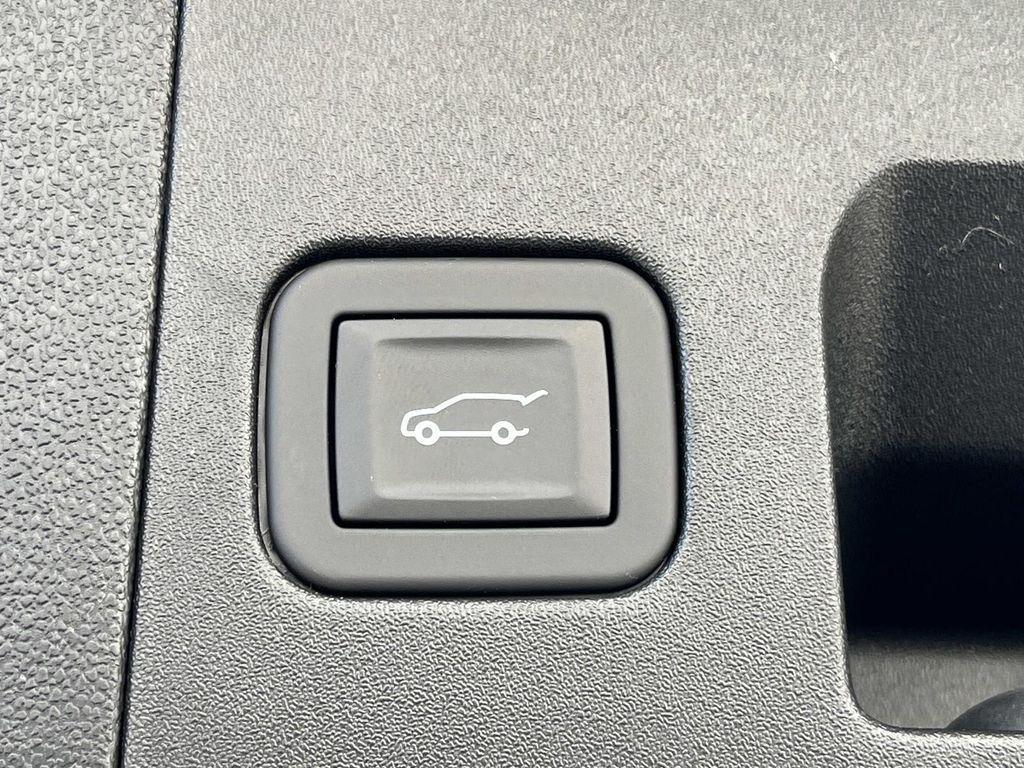 new 2025 Cadillac XT5 car, priced at $57,665