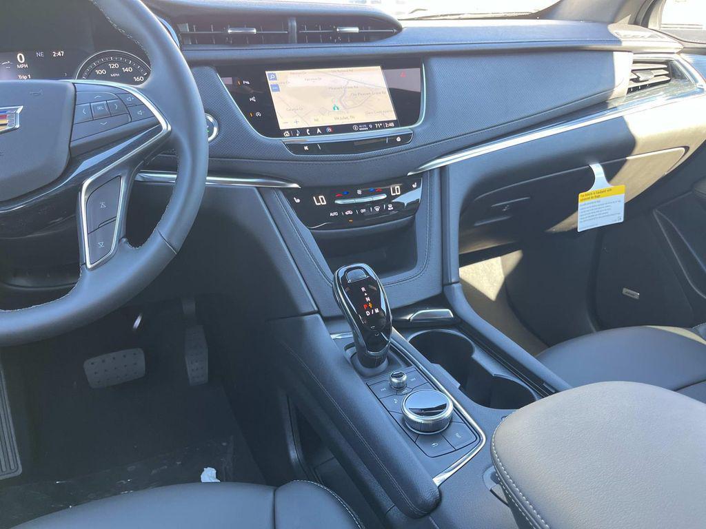 new 2025 Cadillac XT5 car, priced at $57,665