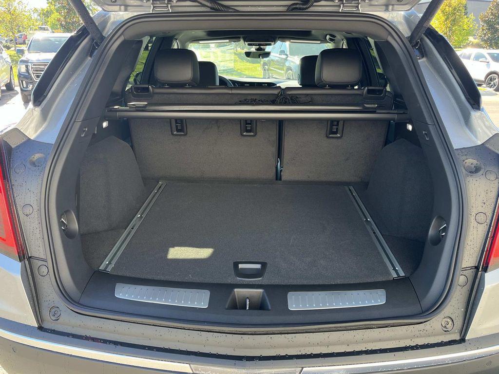 new 2025 Cadillac XT5 car, priced at $57,665