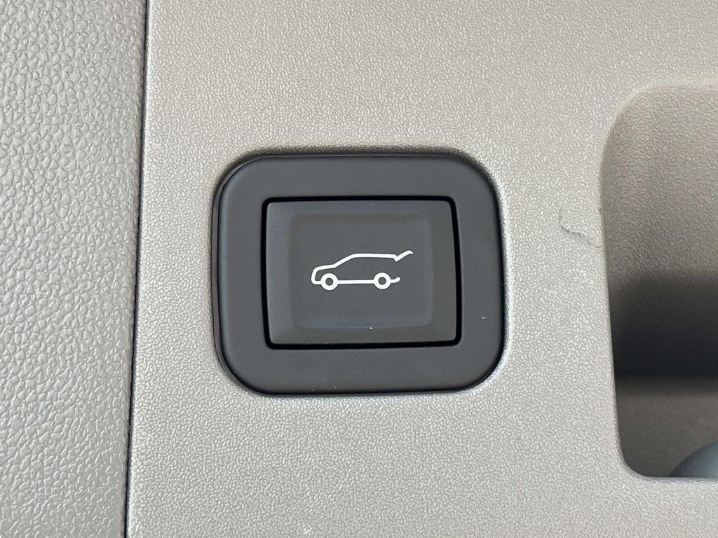 new 2026 Cadillac XT5 car, priced at $61,434