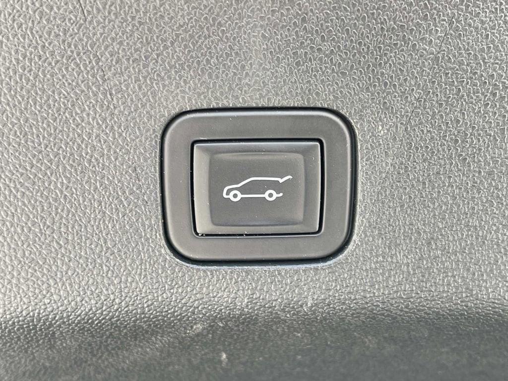 used 2025 Cadillac Escalade car, priced at $104,991