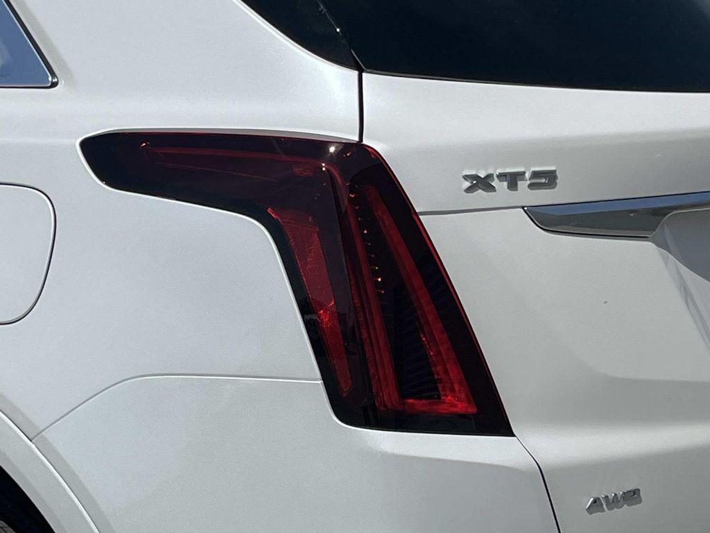 new 2026 Cadillac XT5 car, priced at $61,434