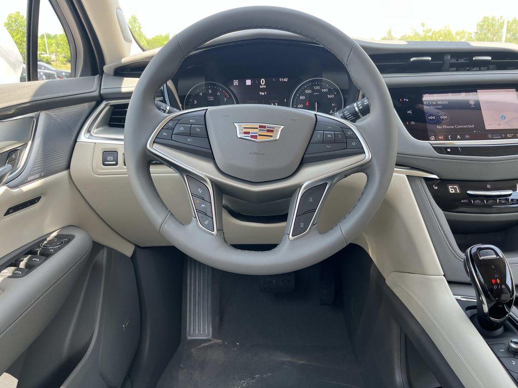 new 2026 Cadillac XT5 car, priced at $61,434