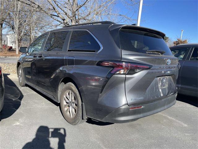 used 2025 Toyota Sienna car, priced at $43,994