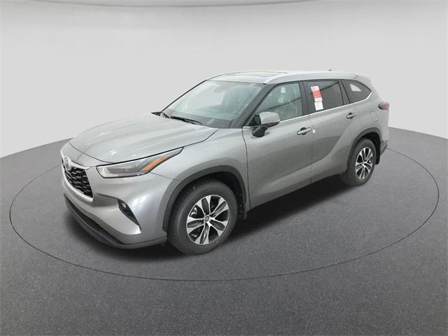 new 2026 Toyota Highlander car, priced at $50,069