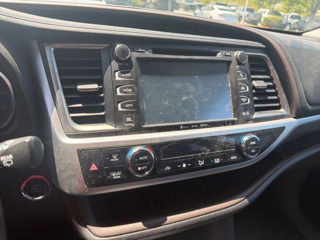 used 2018 Toyota Highlander car, priced at $31,525