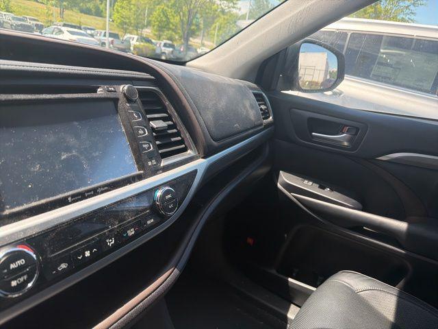used 2018 Toyota Highlander car, priced at $31,525