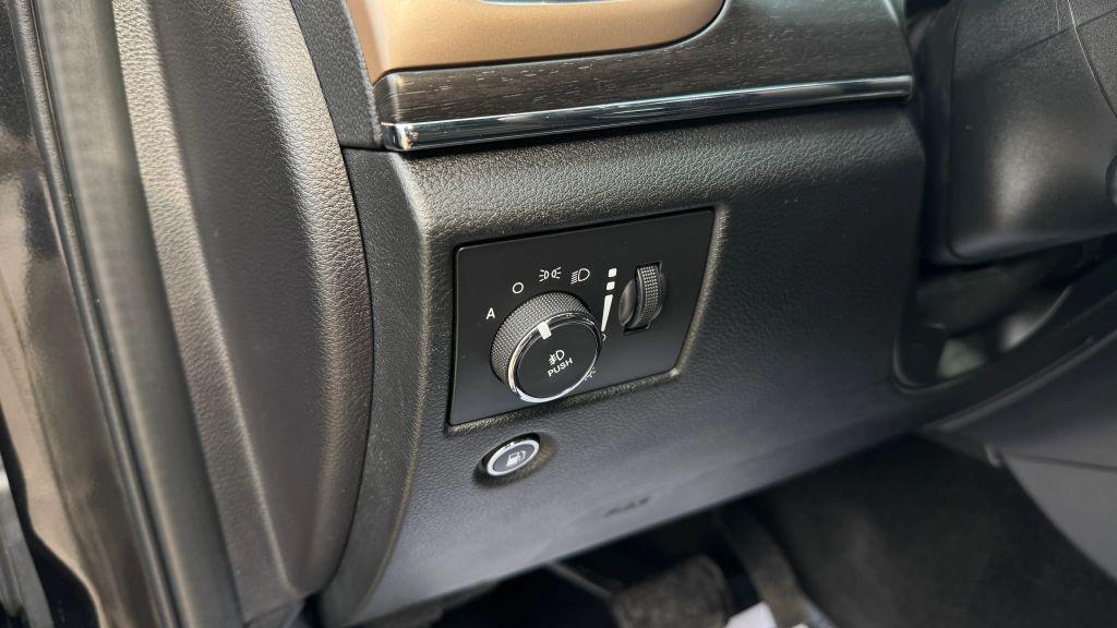 used 2015 Jeep Grand Cherokee car, priced at $11,995