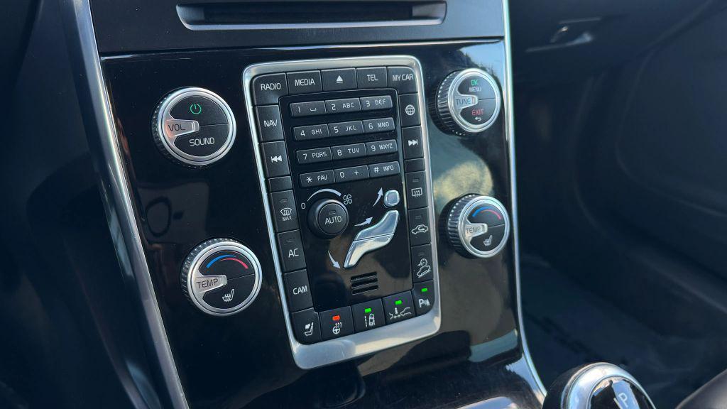 used 2016 Volvo V60 Cross Country car, priced at $13,998