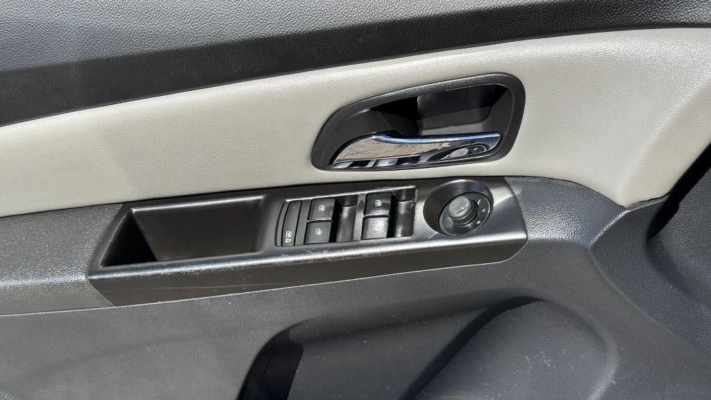 used 2014 Chevrolet Cruze car, priced at $7,995