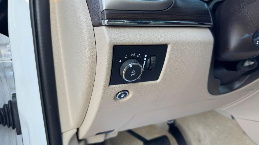 used 2015 Jeep Grand Cherokee car, priced at $13,995