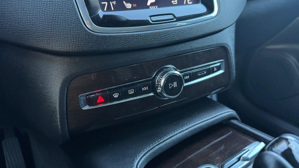 used 2019 Volvo XC90 car, priced at $19,995