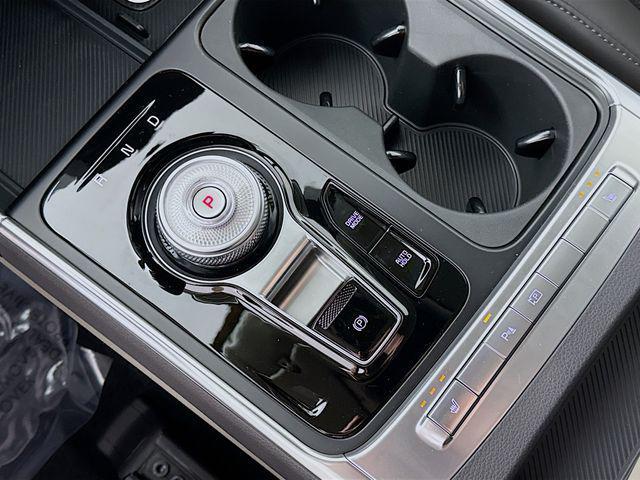 new 2026 Kia Carnival Hybrid car, priced at $44,650