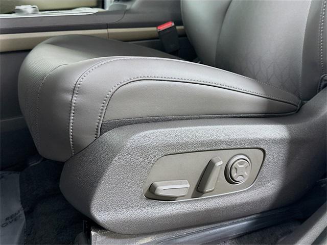 new 2026 Kia Carnival Hybrid car, priced at $42,330