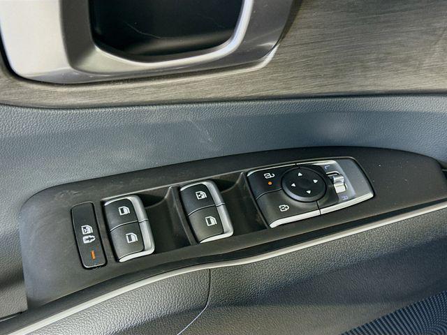 new 2025 Kia Sorento car, priced at $37,699