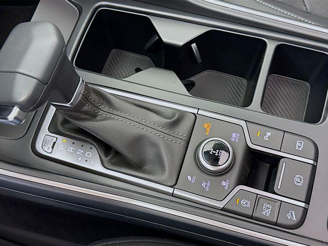 new 2025 Kia Sorento car, priced at $37,699