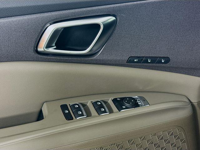 new 2026 Kia Carnival Hybrid car, priced at $45,145