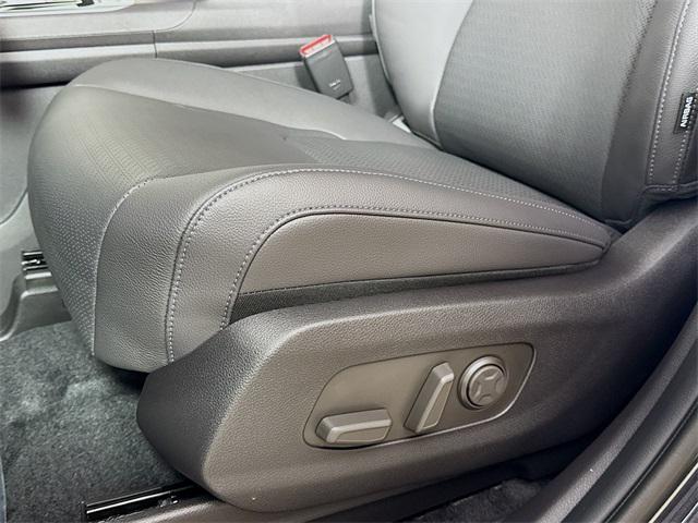 new 2026 Kia Carnival Hybrid car, priced at $53,650