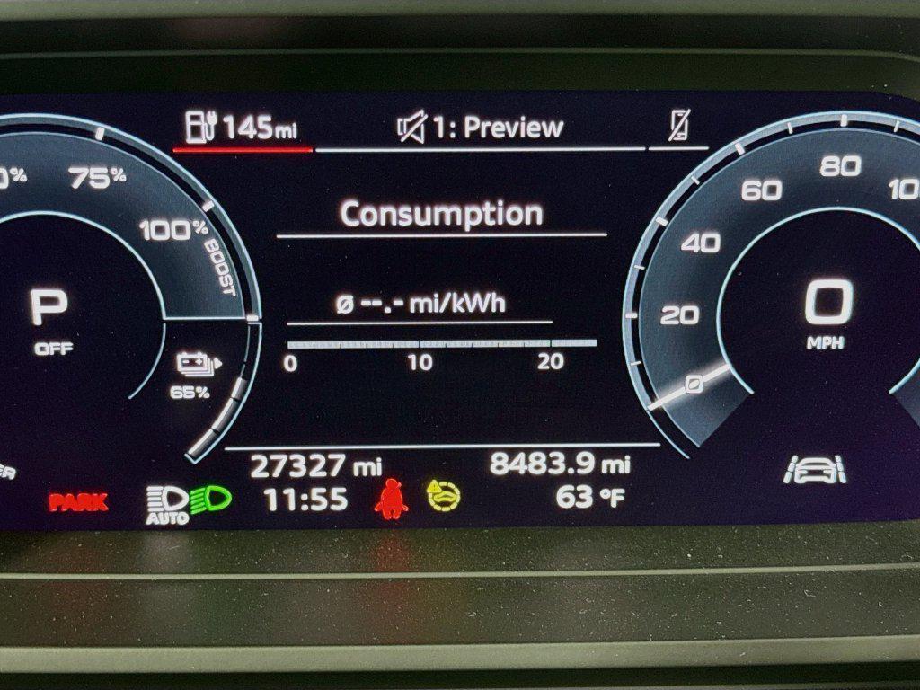 Audi e-tron view 12