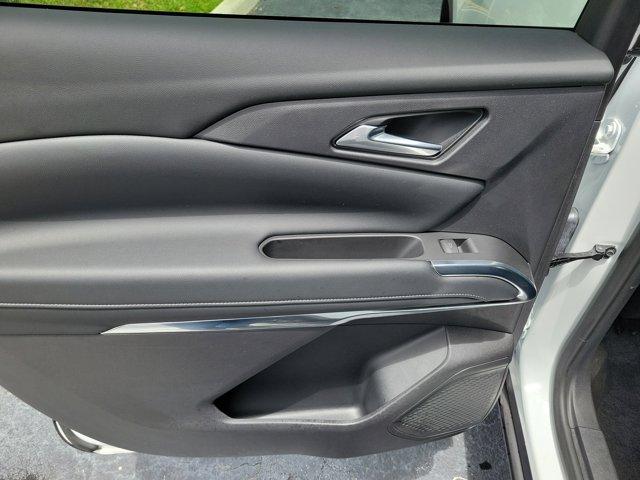 used 2024 Chevrolet Traverse car, priced at $33,995