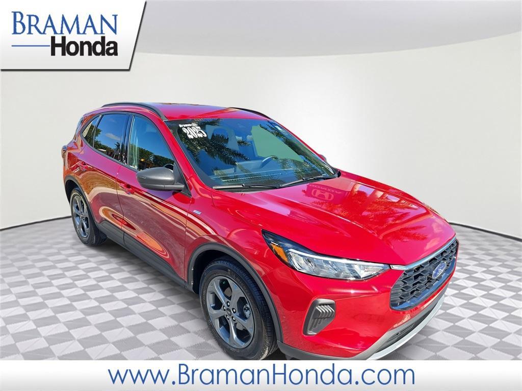 used 2025 Ford Escape car, priced at $24,974