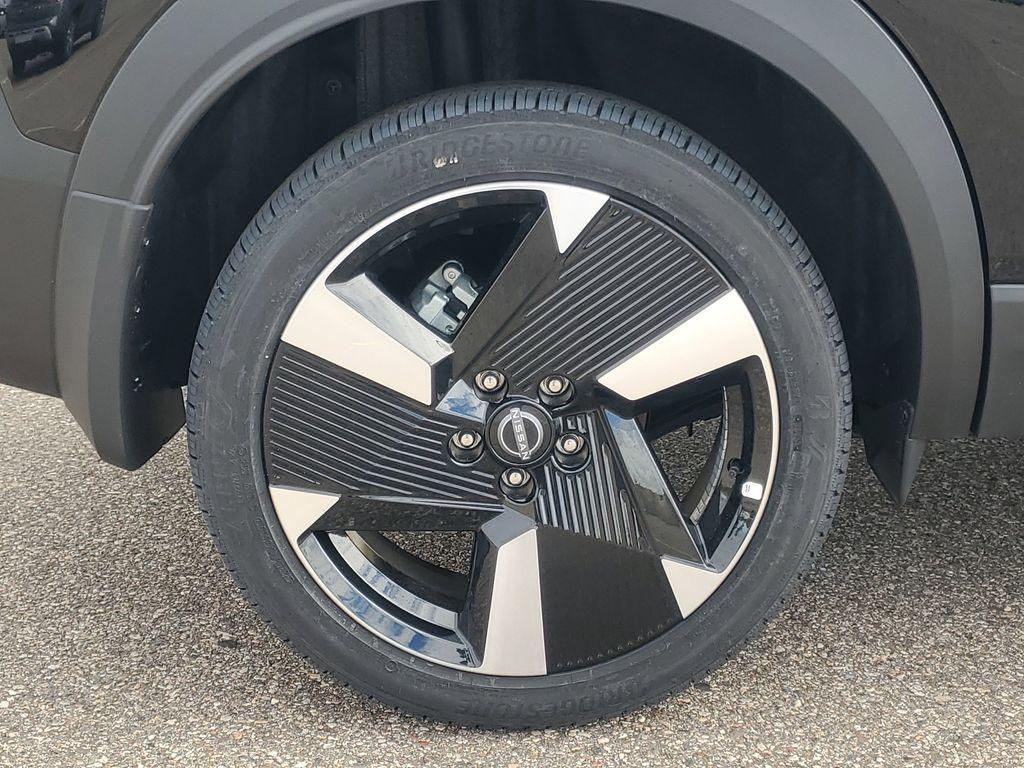 new 2025 Nissan Kicks car, priced at $27,985