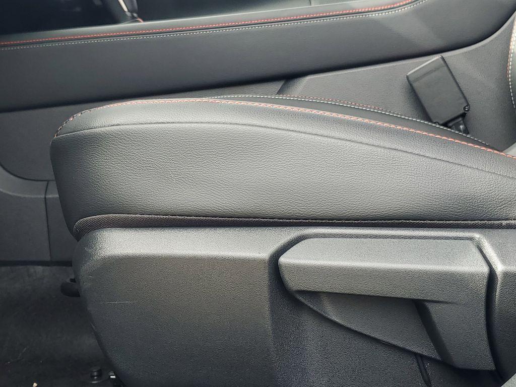 new 2025 Nissan Kicks car, priced at $27,985