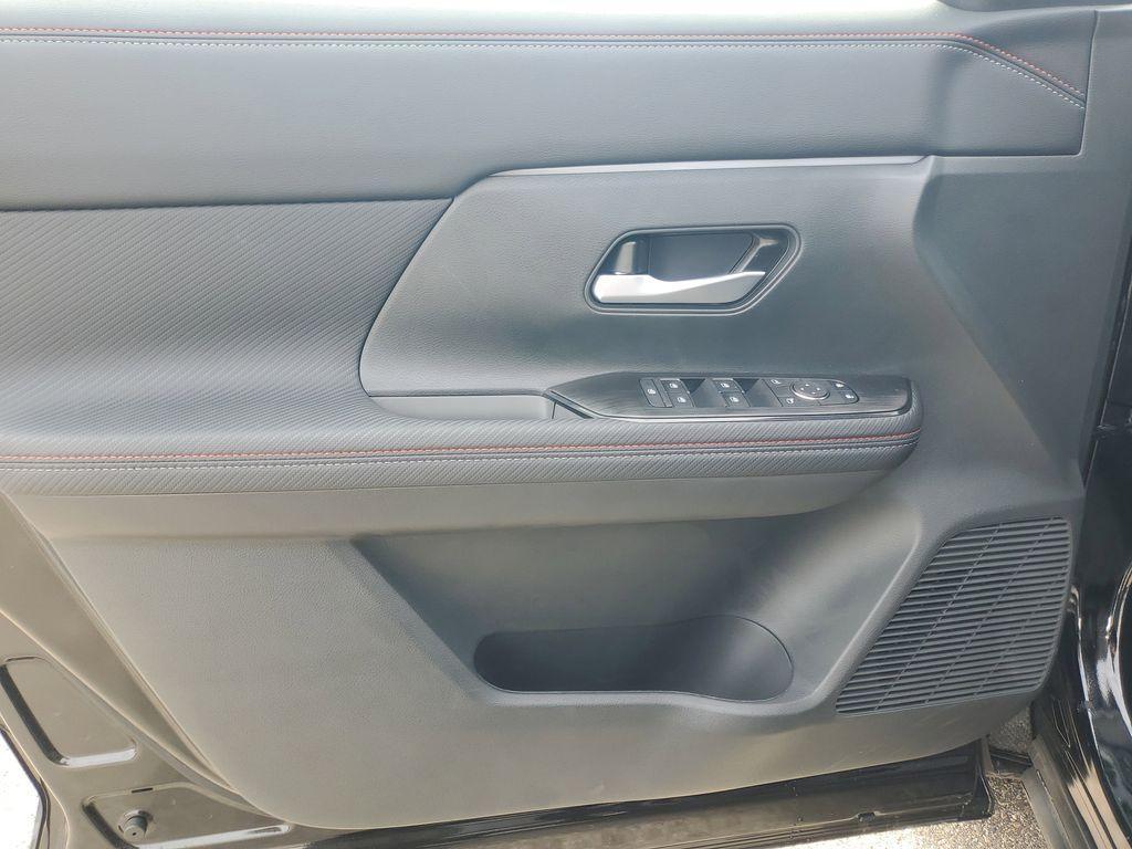 new 2025 Nissan Kicks car, priced at $27,985