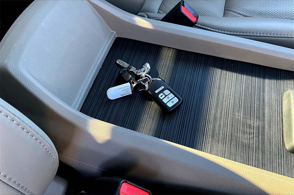 used 2021 Honda Pilot car, priced at $30,486