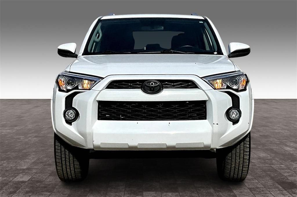 2018 Super White Toyota 4Runner