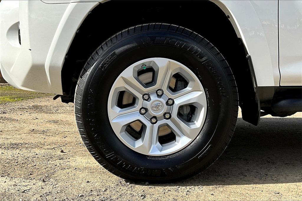 2018 Super White Toyota 4Runner