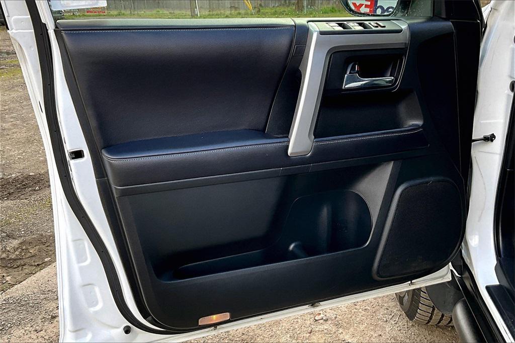 2018 Super White Toyota 4Runner