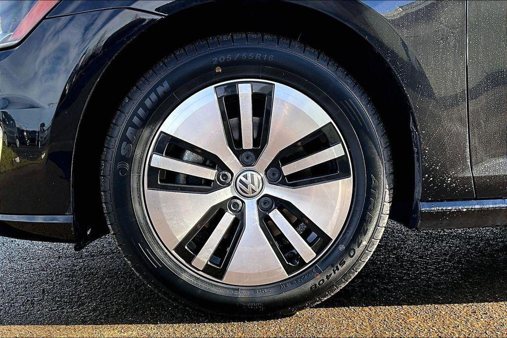 used 2016 Volkswagen e-Golf car, priced at $7,812