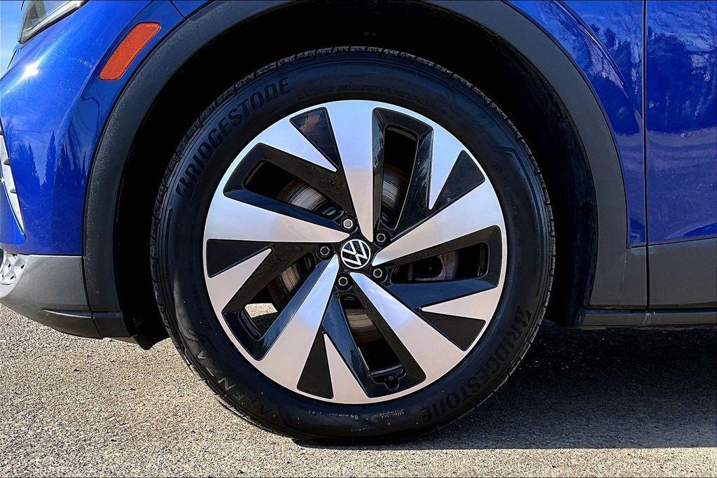 used 2022 Volkswagen ID.4 car, priced at $20,808