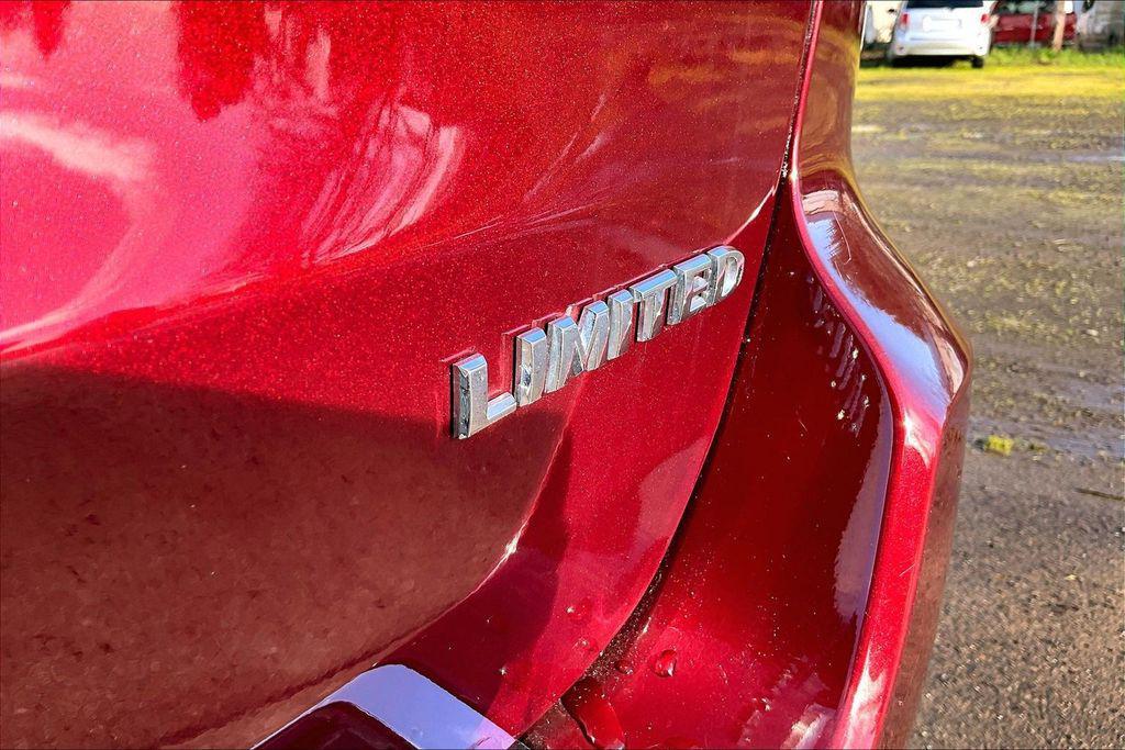 used 2018 Jeep Grand Cherokee car, priced at $16,431