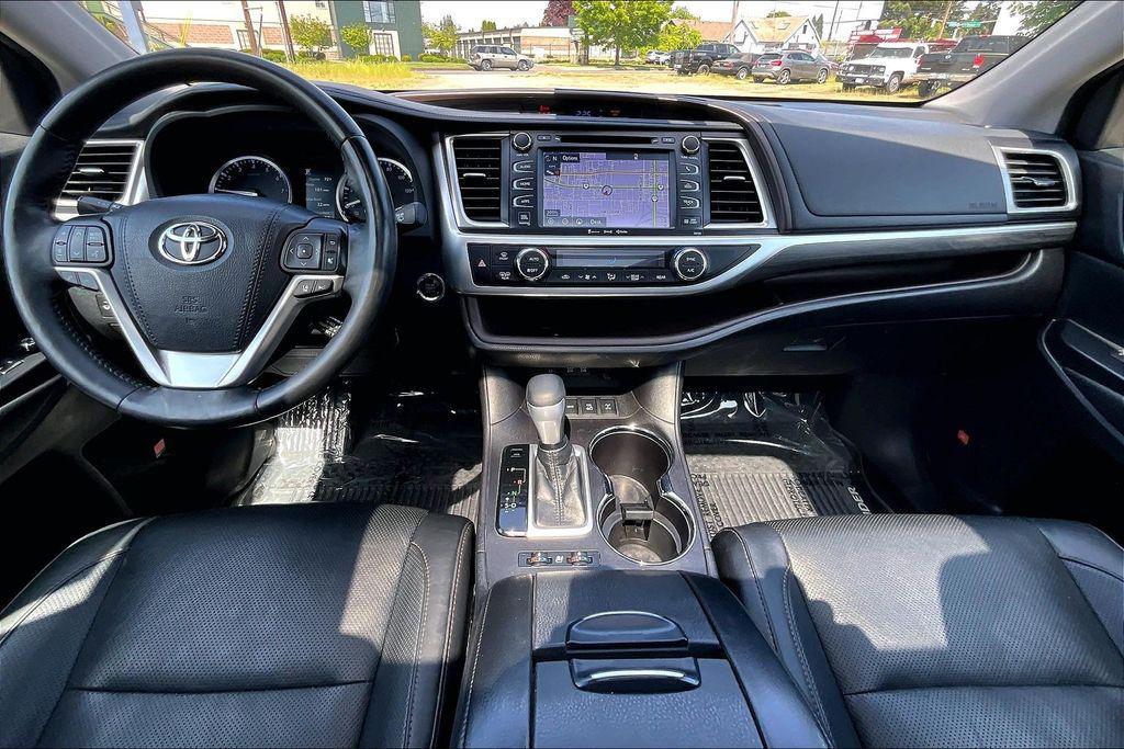 used 2018 Toyota Highlander car, priced at $25,844