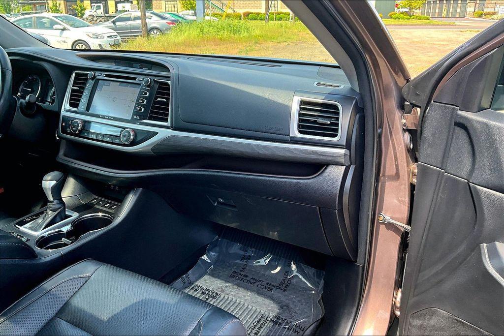 used 2018 Toyota Highlander car, priced at $25,844
