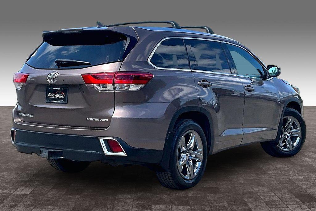 used 2018 Toyota Highlander car, priced at $25,844