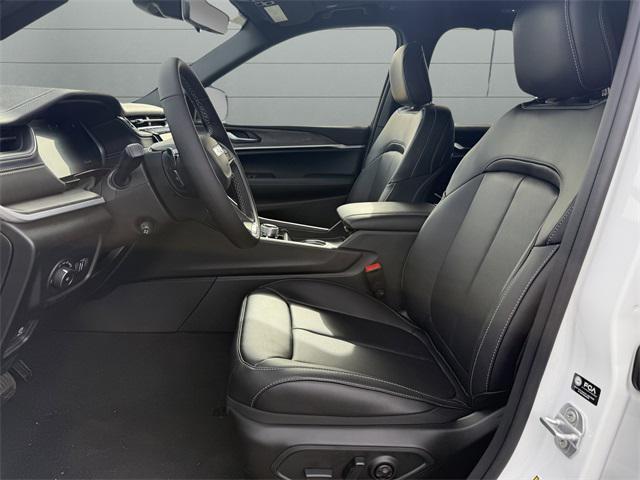 new 2025 Jeep Grand Cherokee car, priced at $52,039