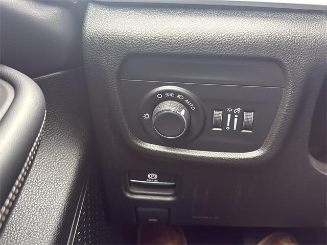 used 2024 Jeep Grand Cherokee car, priced at $28,252