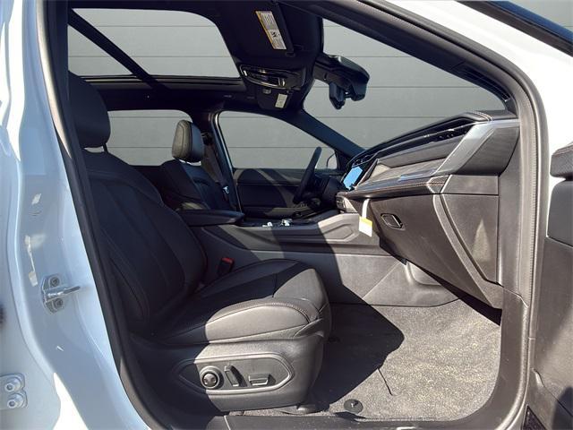 new 2026 Jeep Cherokee car, priced at $43,691