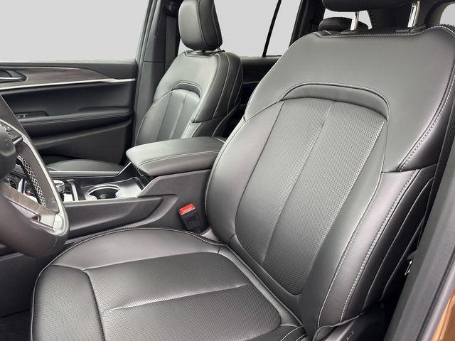 new 2026 Jeep Grand Cherokee car, priced at $49,750