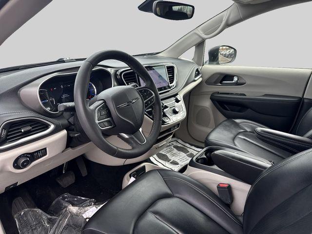used 2023 Chrysler Pacifica Hybrid car, priced at $26,174