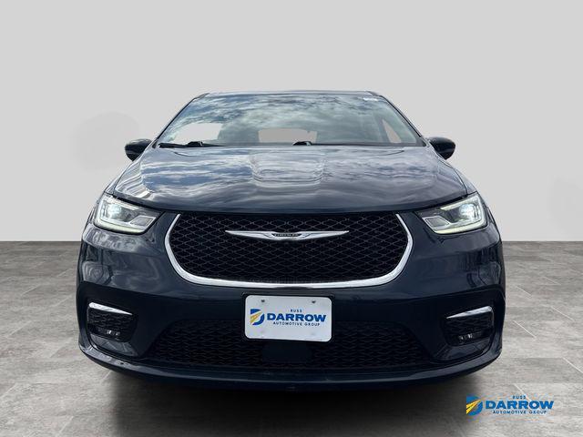 used 2023 Chrysler Pacifica Hybrid car, priced at $26,174