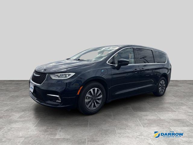 used 2023 Chrysler Pacifica Hybrid car, priced at $26,174