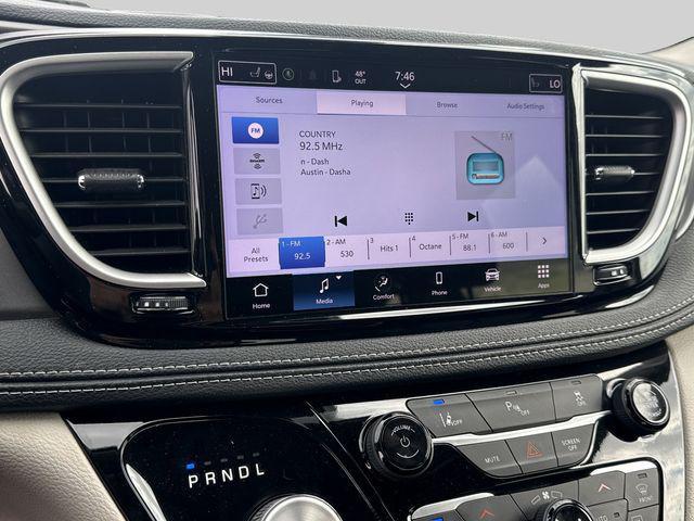 used 2023 Chrysler Pacifica Hybrid car, priced at $26,174