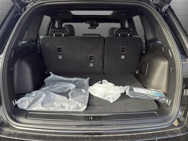 new 2025 Jeep Grand Cherokee car, priced at $51,676