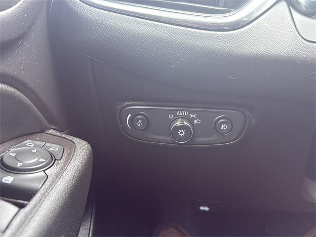 used 2021 Chevrolet Equinox car, priced at $15,870